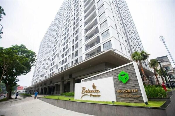Front of property - Botanica Premier Serviced Apartment (Tan Binh)