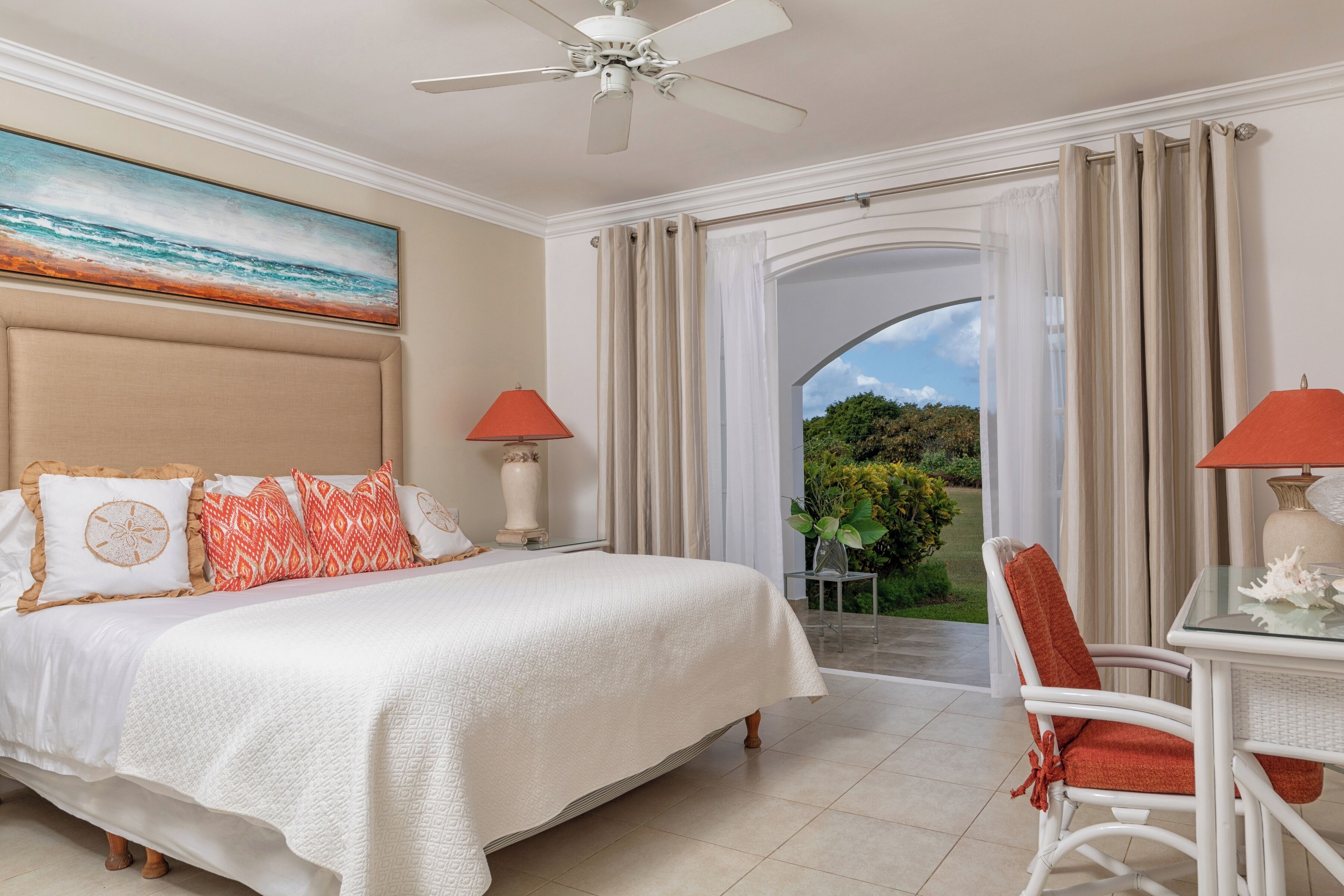 3 slaapkamers, een strijkplank/strijkijzer, wifi, beddengoed