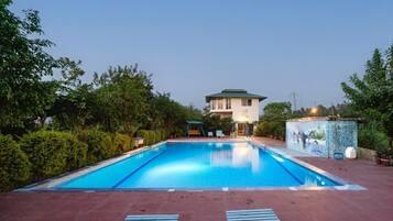 Utomhuspool