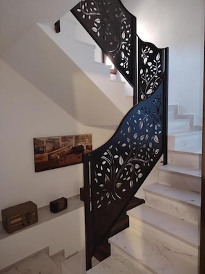 Handrails in stairways