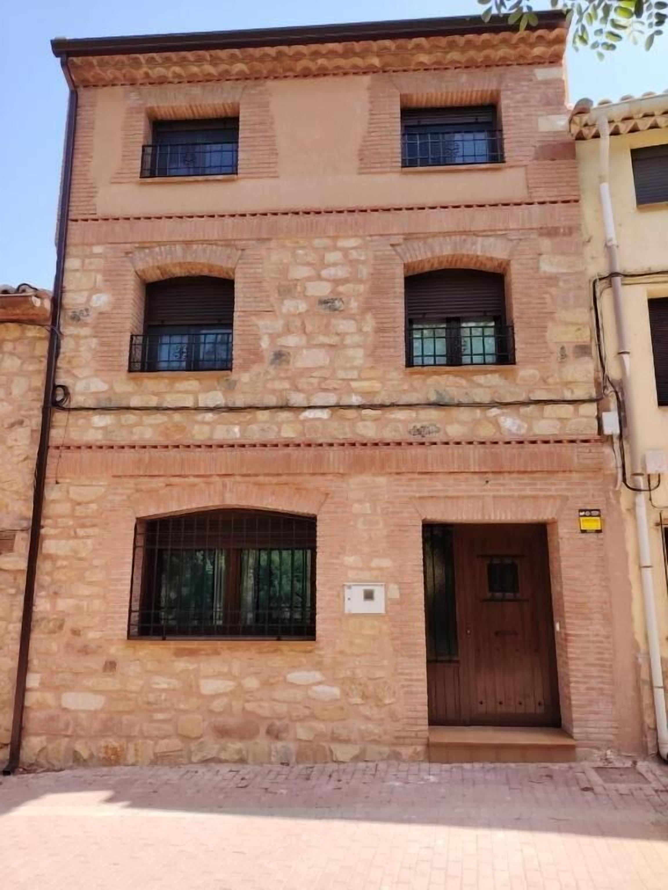 Deluxe villa, uitzicht op bergen | Woonruimte | Een televisie