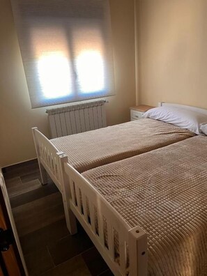 Standard House, Mountain View | Iron/ironing board, free WiFi