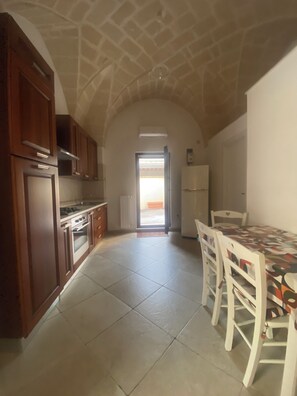 Fridge, oven, stovetop, coffee/tea maker - Vacation home sunflower mansion (Brindisi)