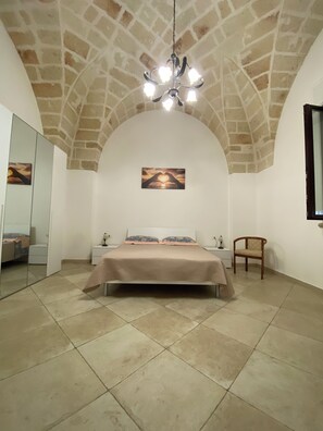 1 bedroom, iron/ironing board, bed sheets