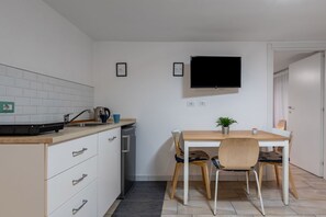 Fridge, toaster - GuestHost - Central apartment Caronda Compact (Catania)