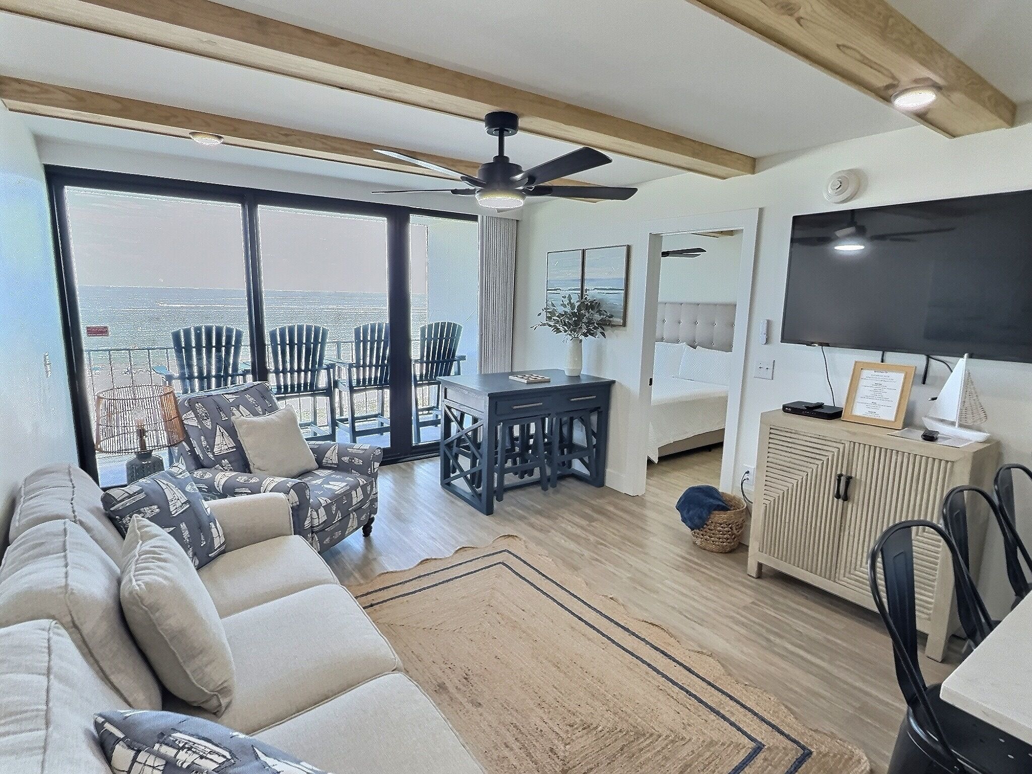 2 makuuhuonetta, silitysrauta/-lauta, ilmainen Wi-Fi, vuodevaatteet