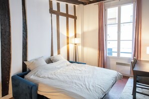 1 habitación, tabla de planchar con plancha, internet y ropa de cama 