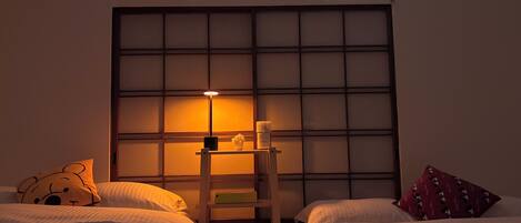 2 bedrooms, in-room safe, desk, iron/ironing board