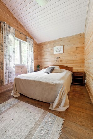House | Iron/ironing board, free WiFi, bed sheets