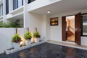 Exterior - Spacious 3bd Townhouse in Laguna park (Choeng Thale)