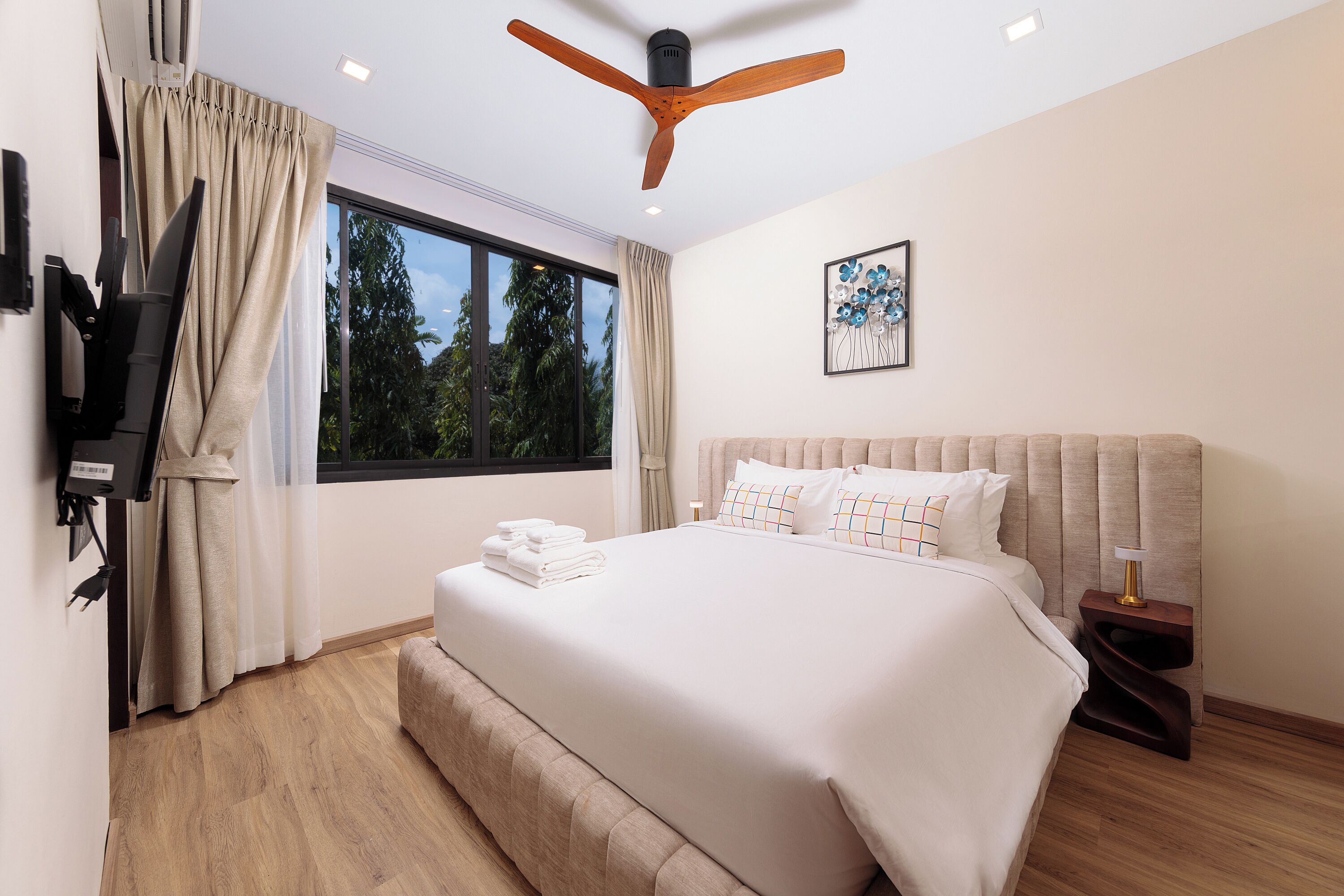 Comfort Townhome, Patio | In-room safe, iron/ironing board, free WiFi