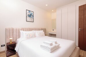 Comfort Townhome, Patio | In-room safe, iron/ironing board, free WiFi