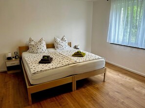 2 bedrooms, iron/ironing board, WiFi, bed sheets