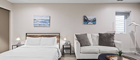 Iron/ironing board, free WiFi