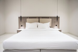Cortinas blackout, tabla de planchar con plancha y wifi gratis 