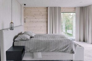 4 soverom, strykejern/-brett, wi-fi og sengetøy