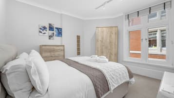 1 bedroom, iron/ironing board, travel cot, free WiFi