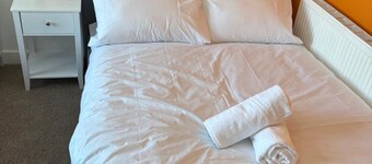 Exotic 4BD I Etihad, Coop Arena - Outdoor Dinning.