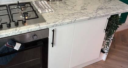 Exotic 4BD I Etihad, Coop Arena - Outdoor Dinning.