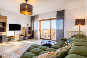 Living area - Double D Modern Family Apartment Near Koper (Koper)