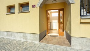 家庭公寓, 2 間臥室, 陽台 (Double D Modern Family Apartment near) | 外觀細部