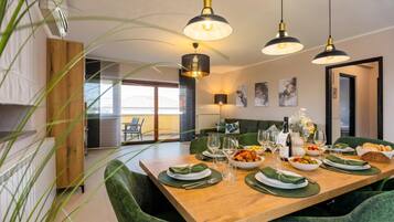 Family Apartment, 2 Bedrooms, Balcony (Double D Modern Family Apartment near) | Dining