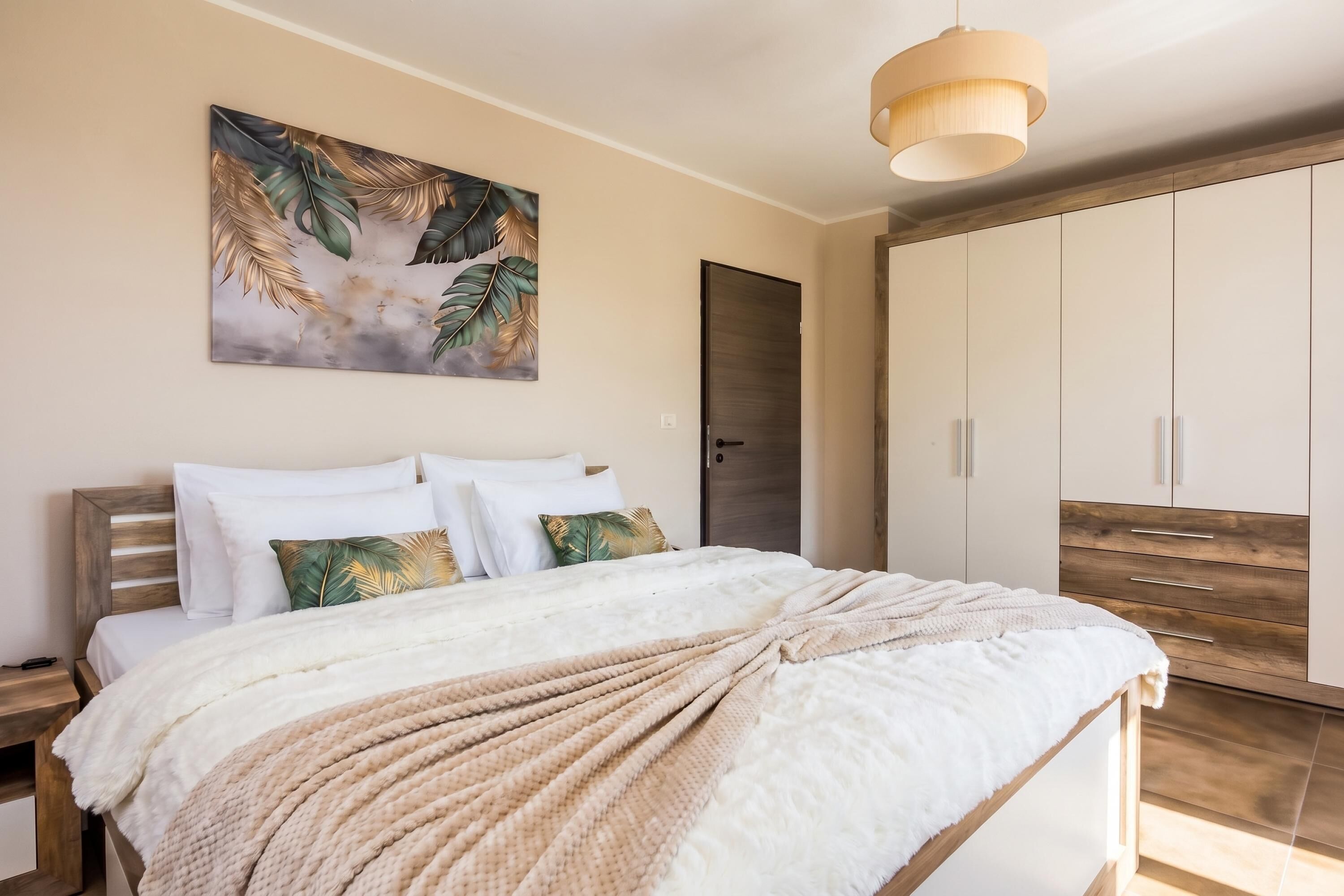 شقة عائلية - غرفتا نوم - بشرفة (Double D Modern Family Apartment near) | 2 عدّة غرف نوم