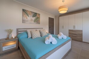 Family Apartment, 2 Bedrooms (Seaview Apartment Double D) | 2 bedrooms, WiFi, bed sheets