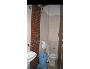 Basic Double Room, Mountain View | Bathroom | Shower, towels