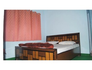 Basic Double Room, Mountain View | Free WiFi