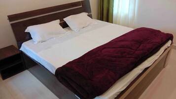 Premium Room | Desk, free WiFi, bed sheets