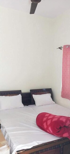 Basic Double Room, Mountain View | Free WiFi