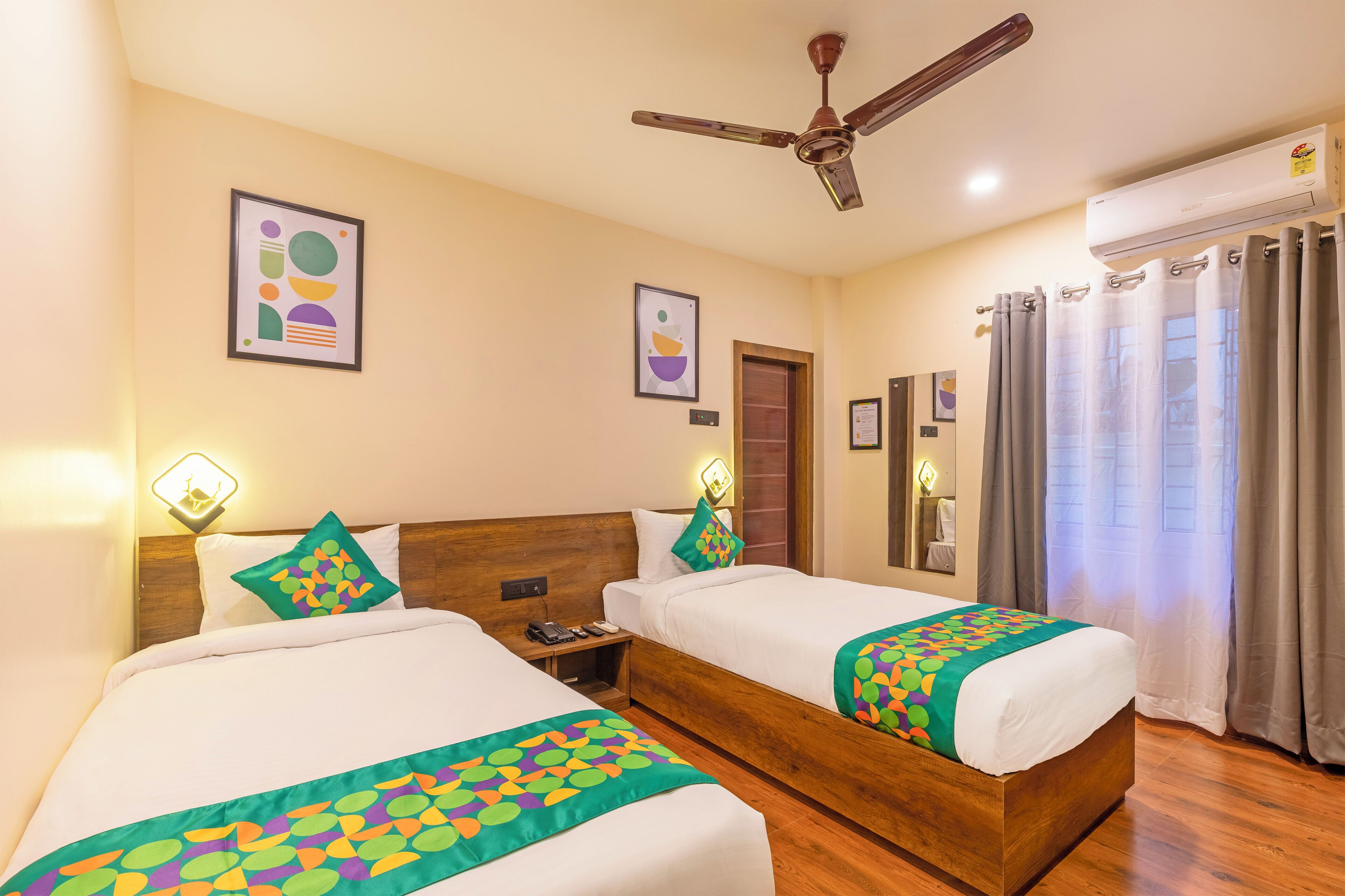 Standard Double Room | Desk, iron/ironing board