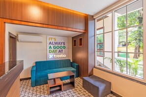 Reception - Treebo Green Pearl Inn (Guwahati)