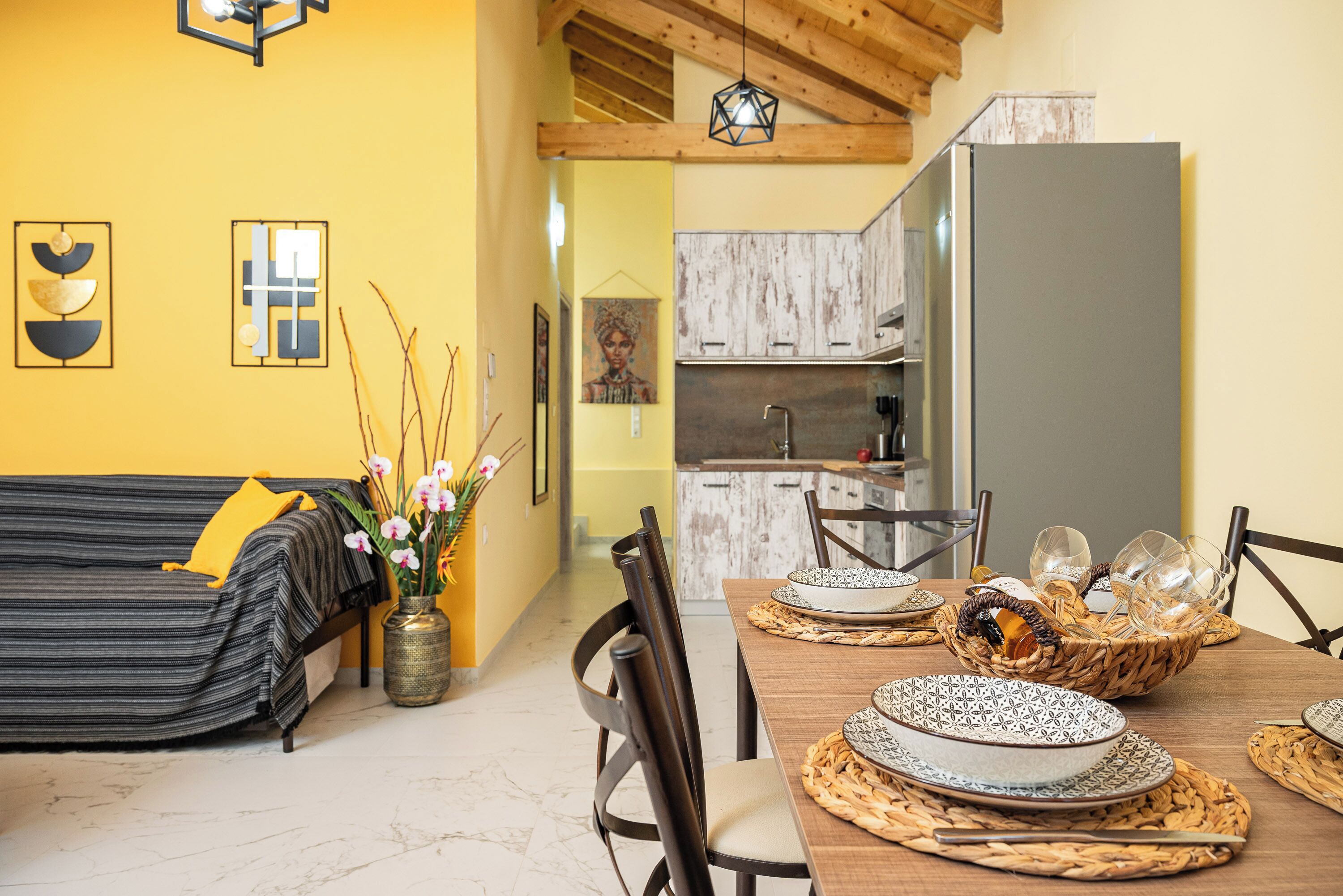 Apartment, 2 Bedrooms | Dining room