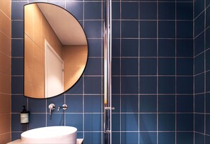 Shower, hair dryer, bathrobes, slippers - Aweso Limassol (Limassol)