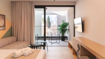 Deluxe Double Room, City View | Premium bedding, in-room safe, desk, laptop workspace