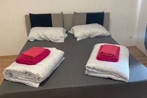 1 bedroom, WiFi, bed sheets - Quiet Private Room | Central Shared Flat (Vienna)
