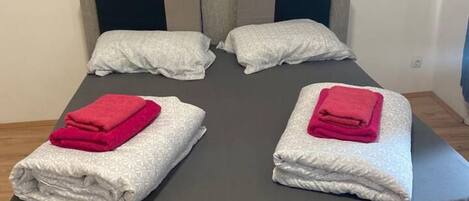 1 多间卧室、WiFi、床单