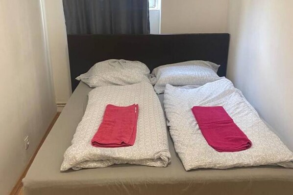 1 bedroom, WiFi, bed sheets