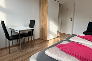 1 bedroom, WiFi, bed sheets