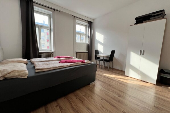 1 bedroom, WiFi, bed sheets