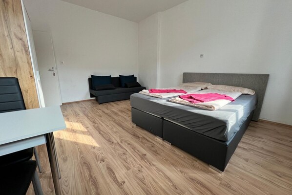 1 bedroom, WiFi, bed sheets