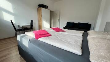 1 chambre, fer et planche à repasser, Wi-Fi, draps fournis