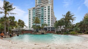 室内游泳池，恒温泳池