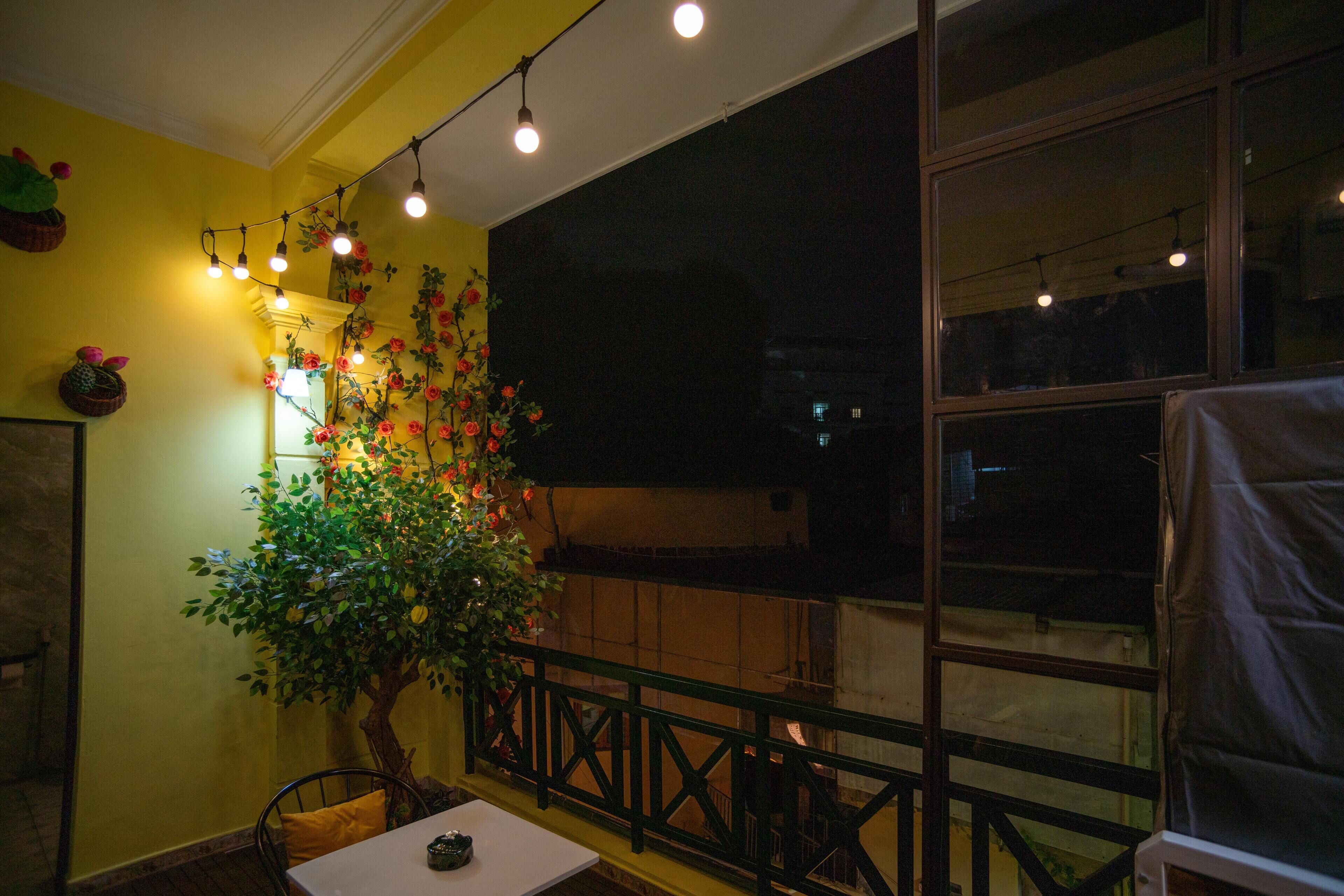 Apartamento urbano, sacada, vista para a cidade | Sacada