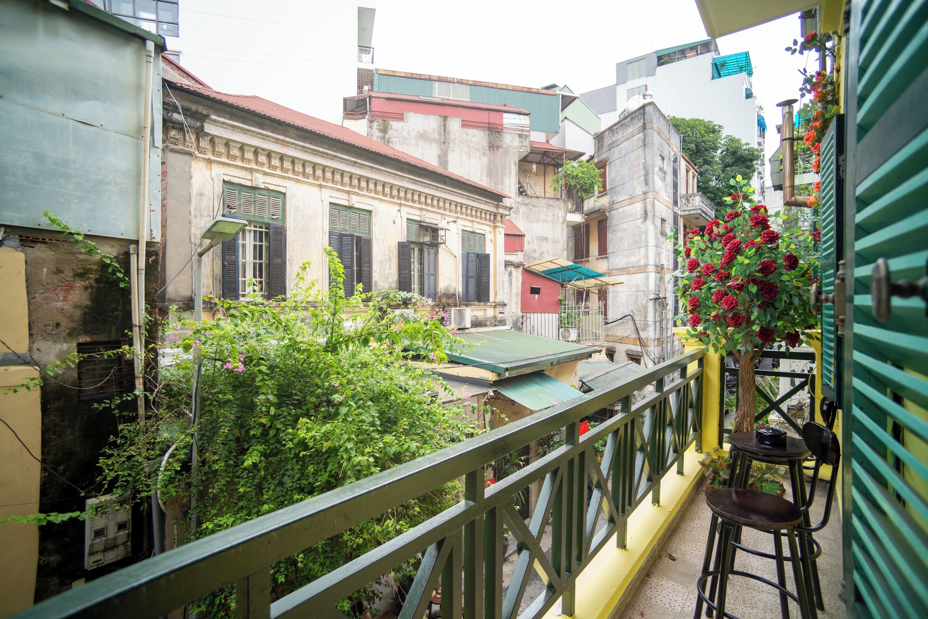 Departamento de diseñador, balcón, vista a la ciudad | Terraza o patio