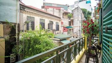 Departamento de diseñador, balcón, vista a la ciudad | Terraza o patio