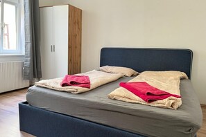 1 bedroom, WiFi, bed sheets