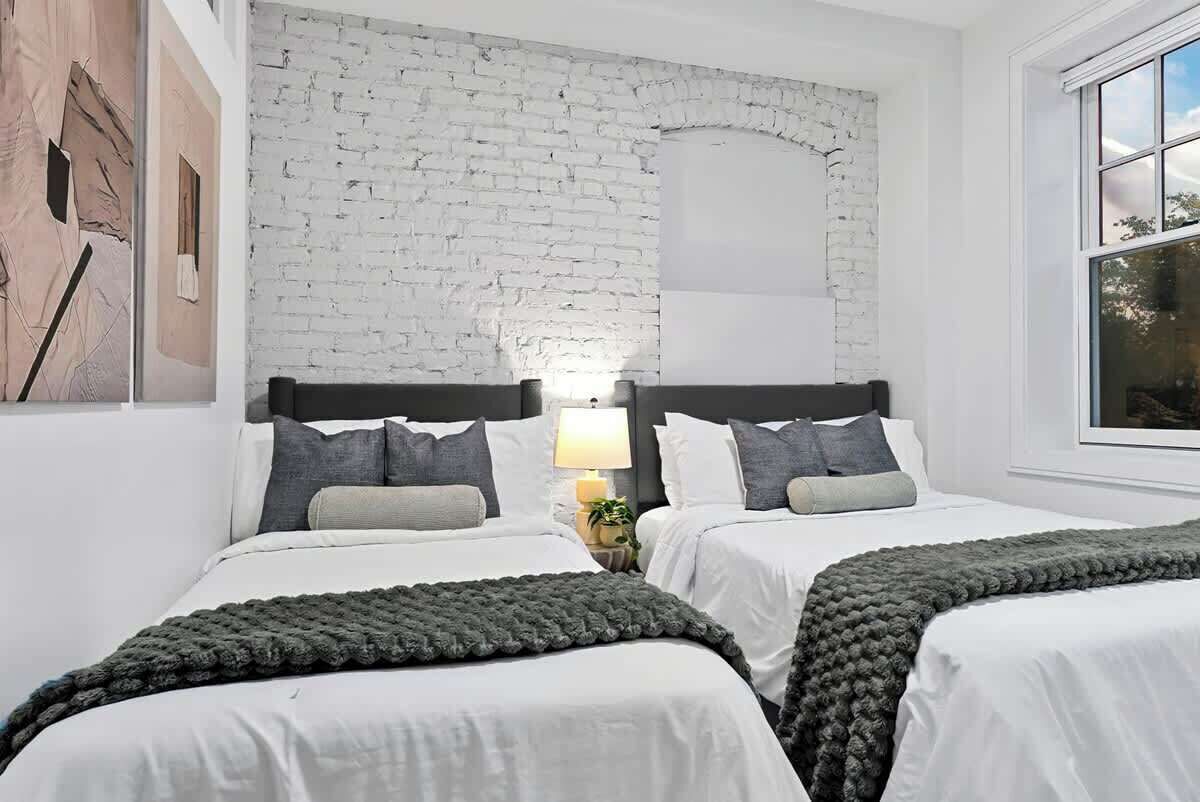 4 bedrooms, iron/ironing board, travel crib, free WiFi